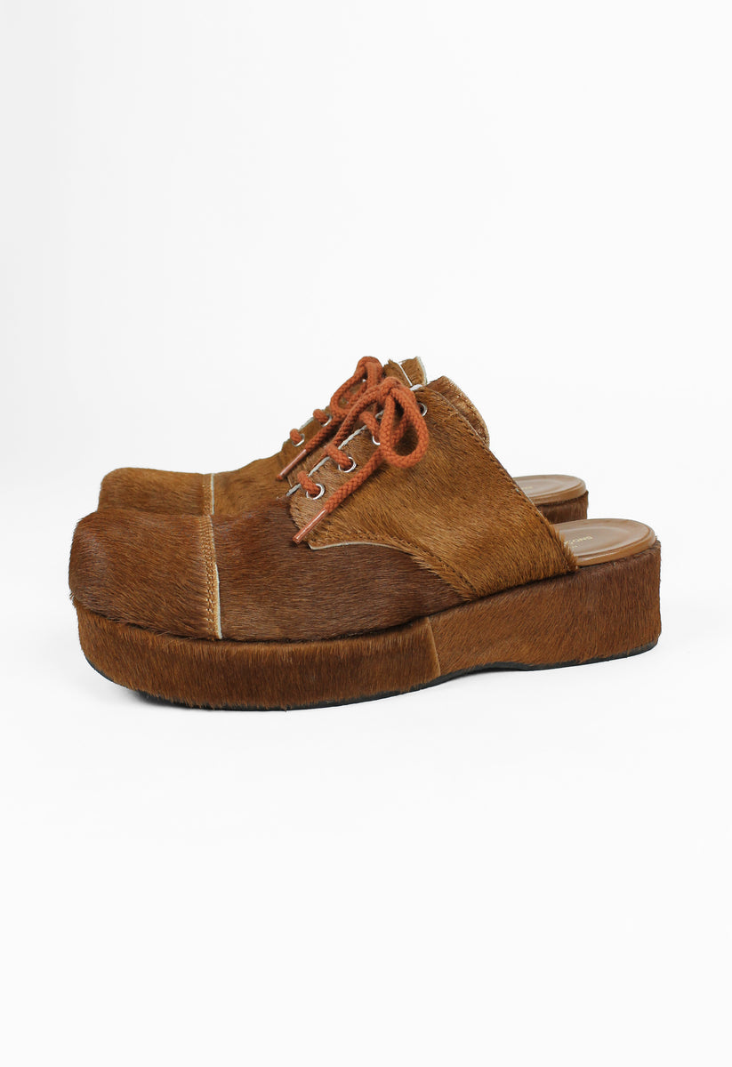 COMME DES GARCONS TRICOT CALF HAIR CLOGS – THE 543