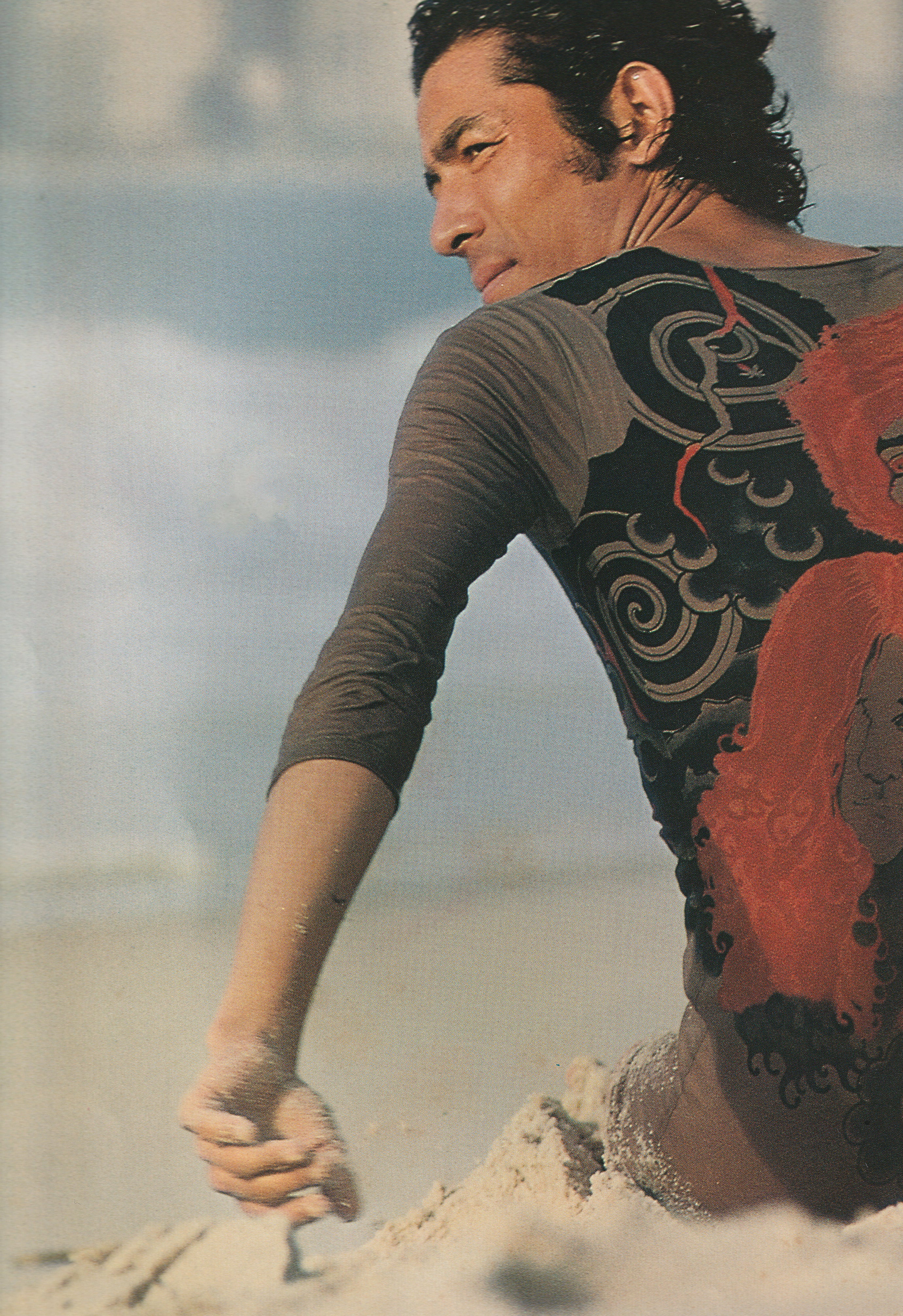 ISSEY MIYAKE EAST MEETS WEST 1978