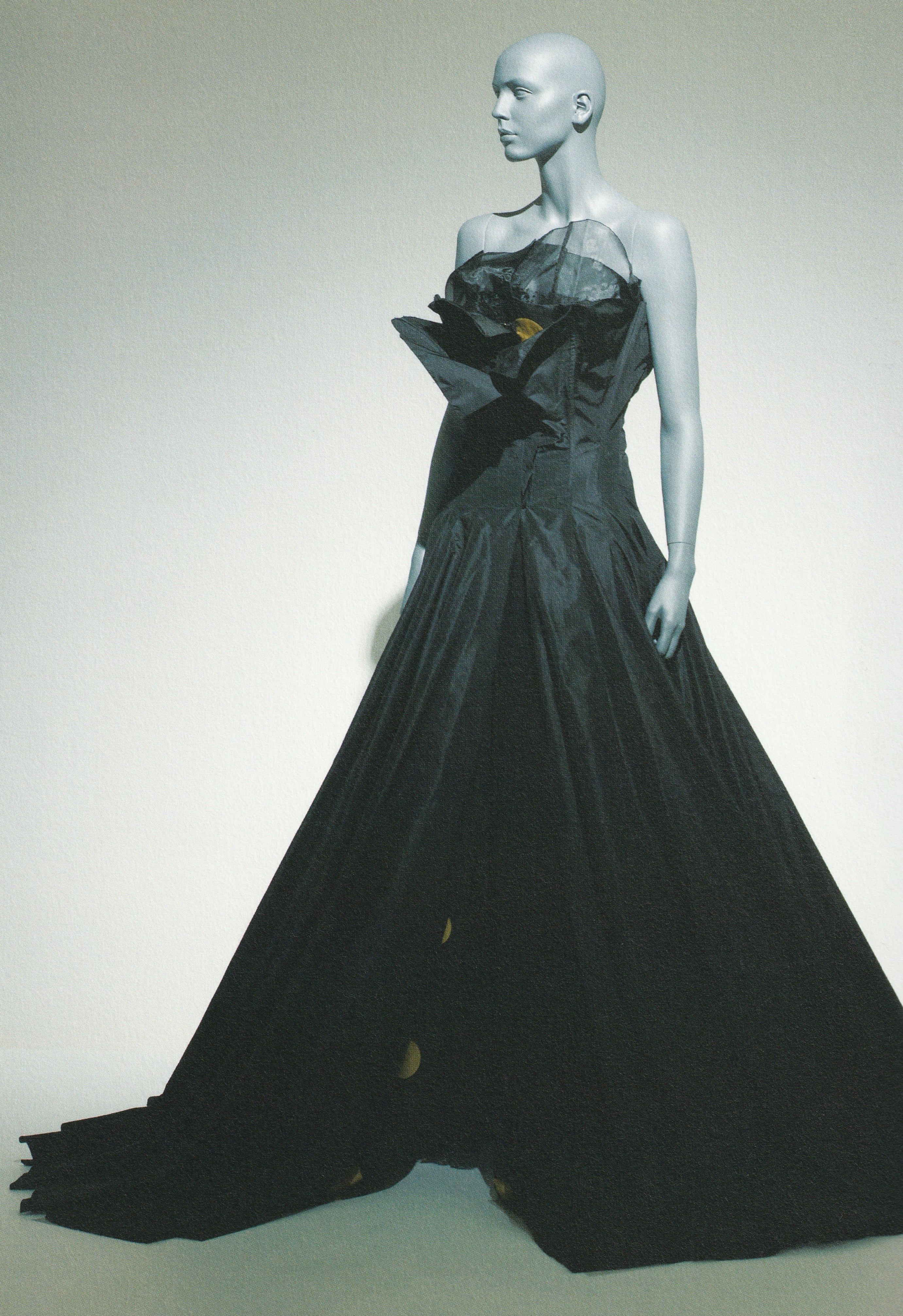 FUTURE BEAUTY THE TRADITION OF REINVENTION IN JAPANESE FASHION 2014