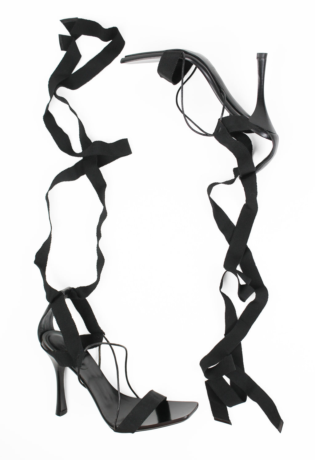 GUCCI TOM FORD FW 2002 LACE UP RIBBON HEELS