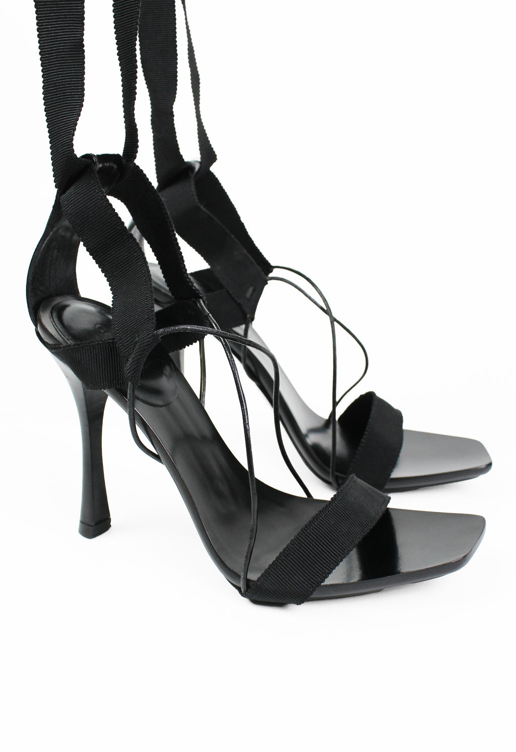 GUCCI TOM FORD FW 2002 LACE UP RIBBON HEELS