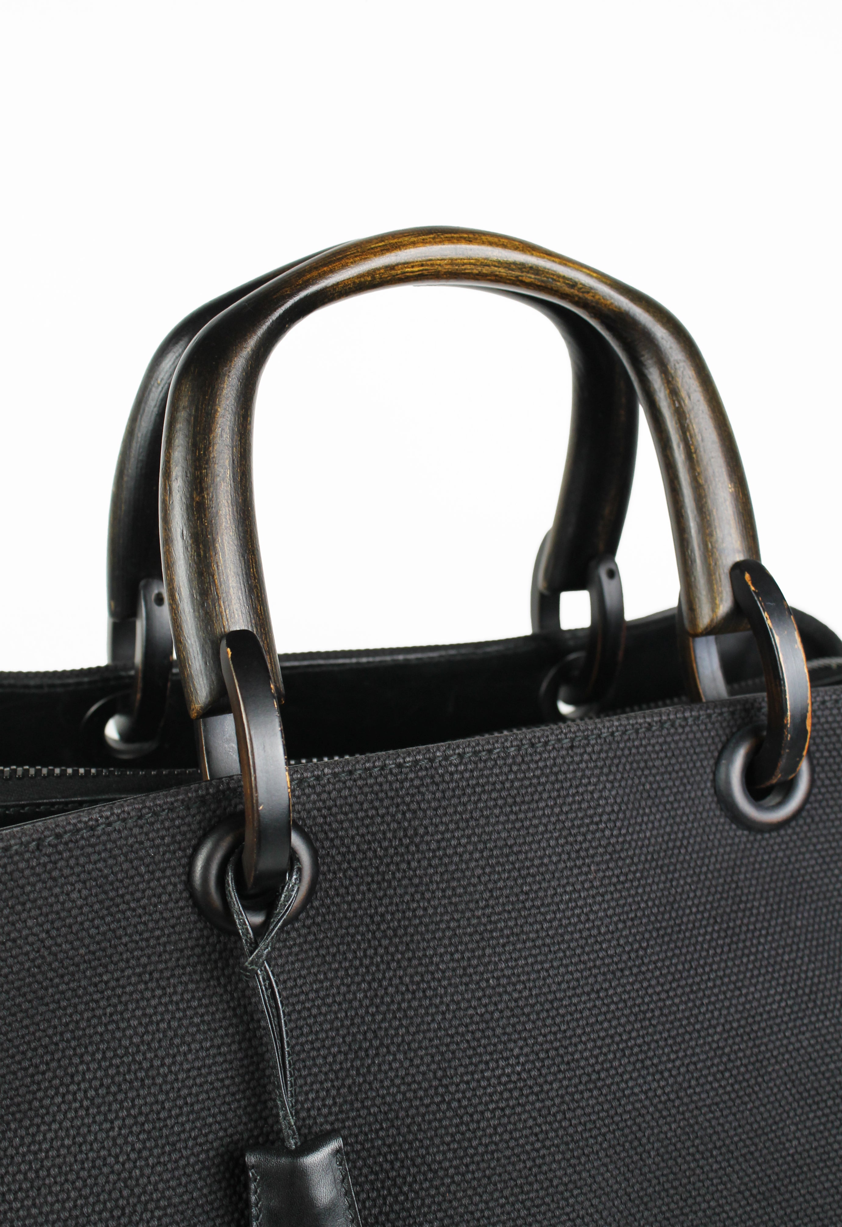 GUCCI TOM FORD FW 2002 WOODEN HANDLE BAG