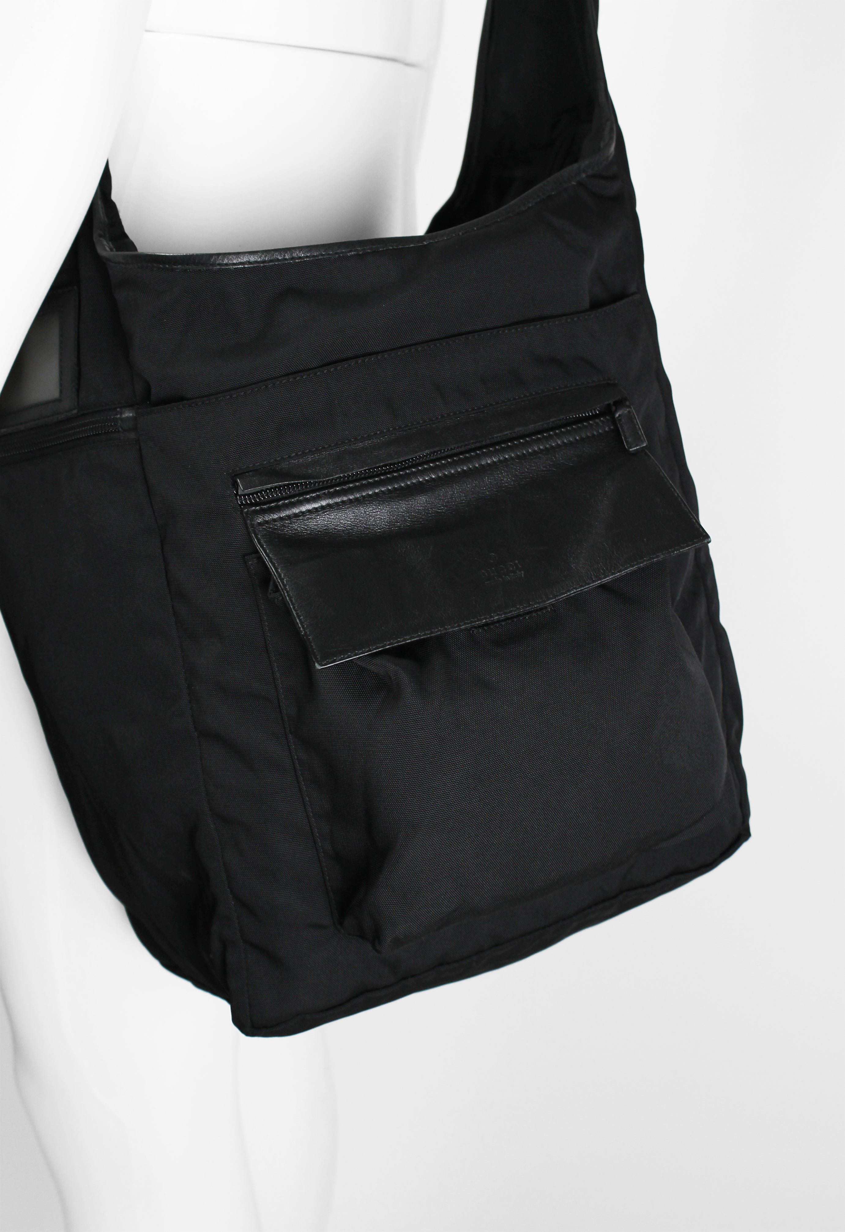 GUCCI TOM FORD LARGE UTILITY CROSSBODY SLING BAG