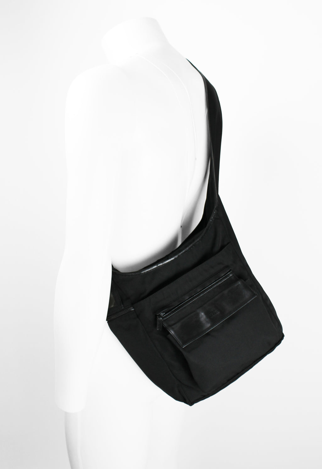 GUCCI TOM FORD UTILITY CROSSBODY SLING BAG