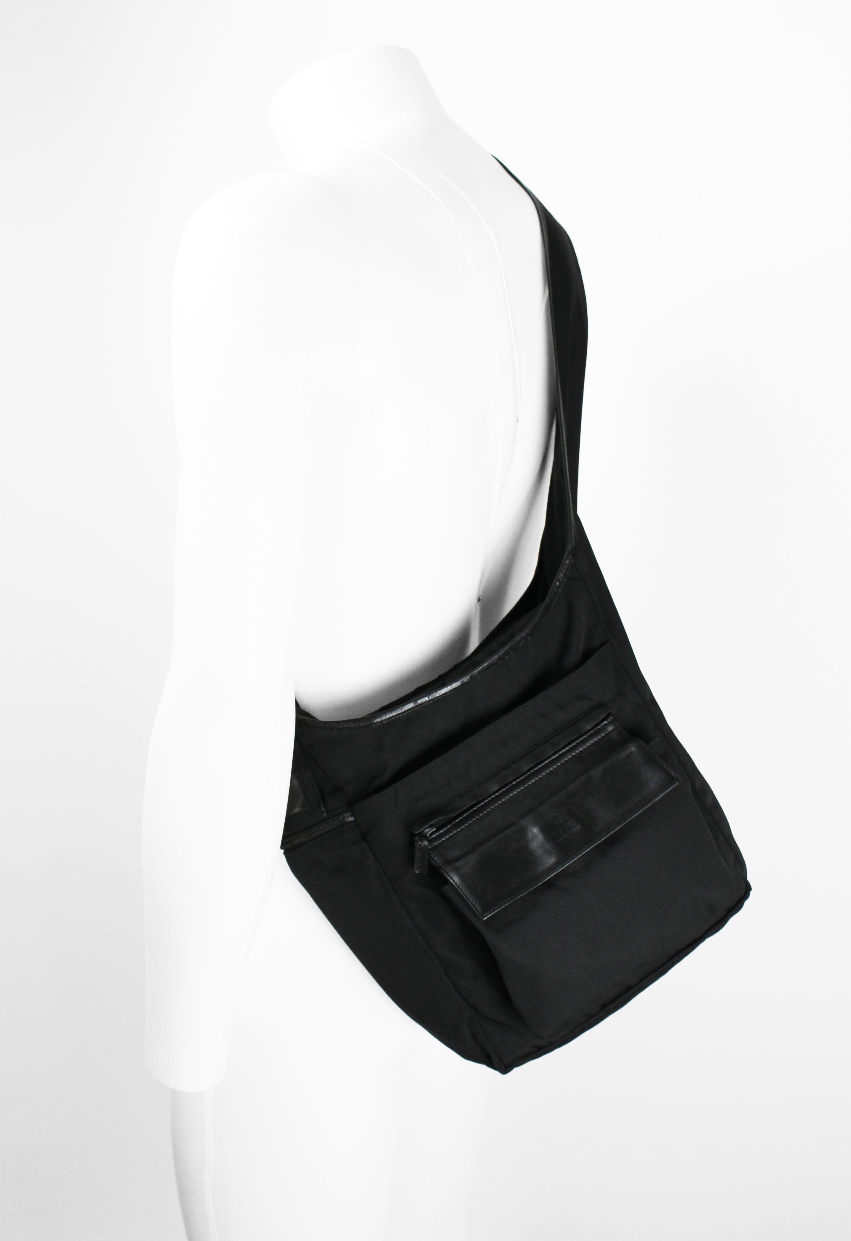 GUCCI TOM FORD UTILITY CROSSBODY SLING BAG