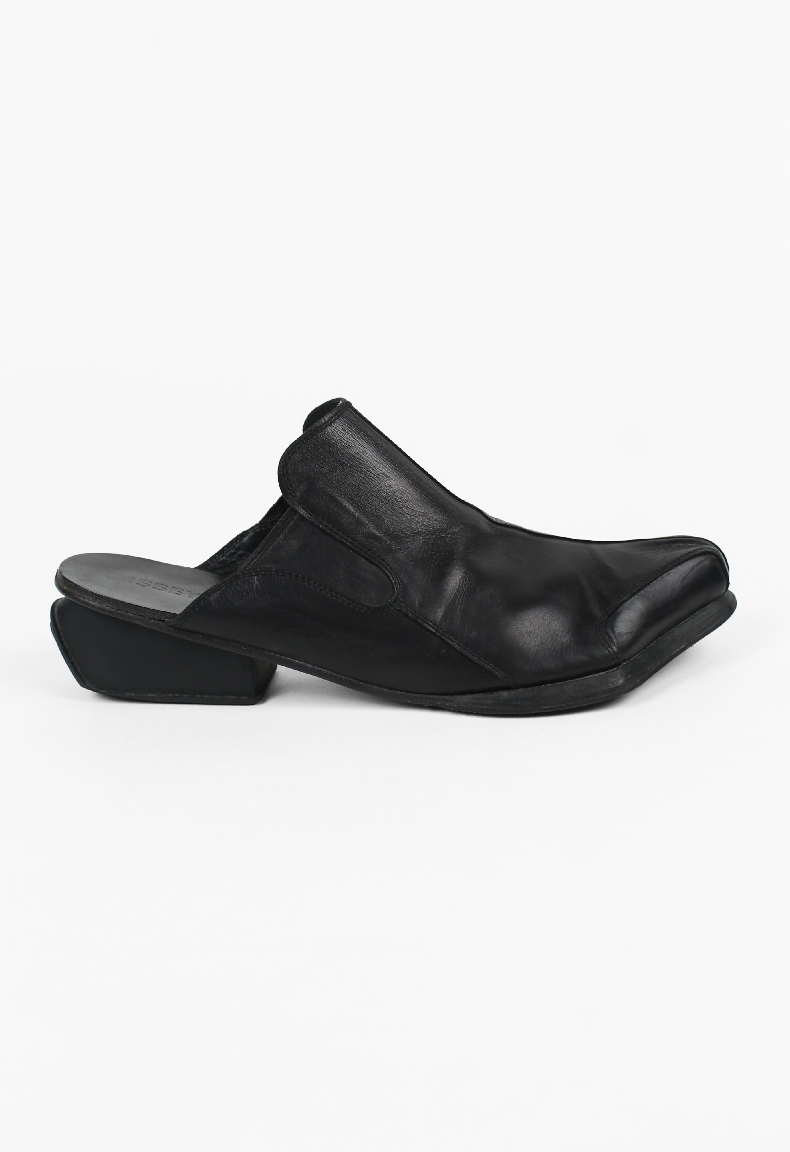 IsseyMiyake1990_sAngularHeeled