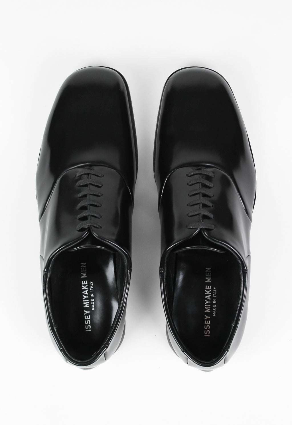 ISSEY MIYAKE MEN PATENT BUBBLE SOLE SHOES