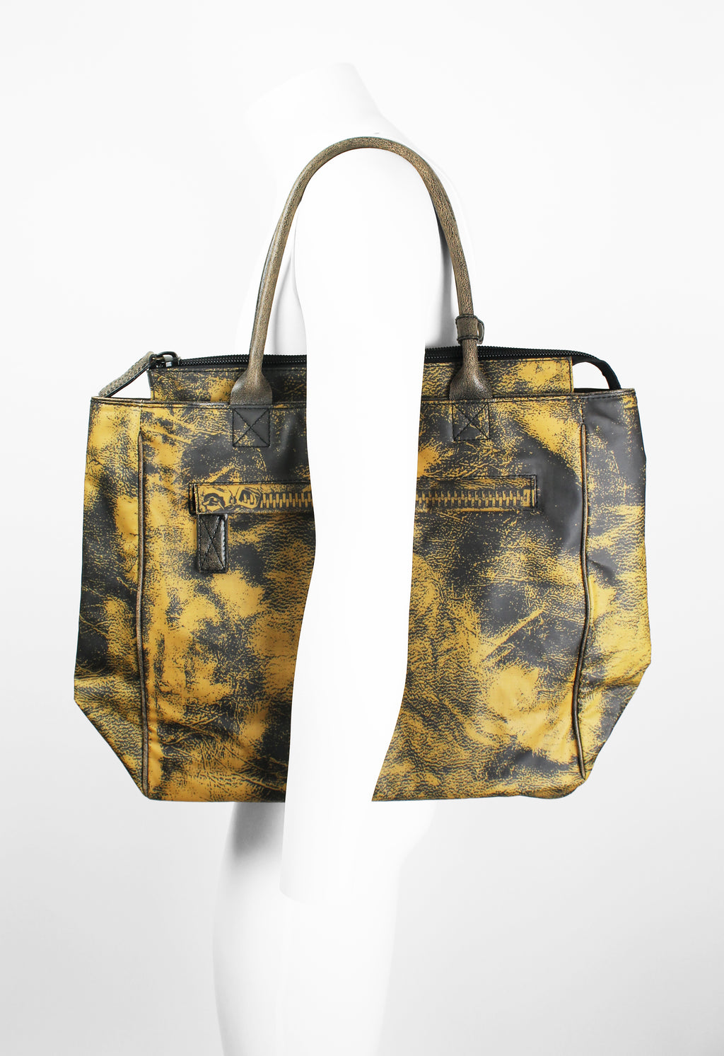 ISSEY MIYAKE MEN FW 2007 TROMPE L'OEIL PRINTED LEATHER BAG