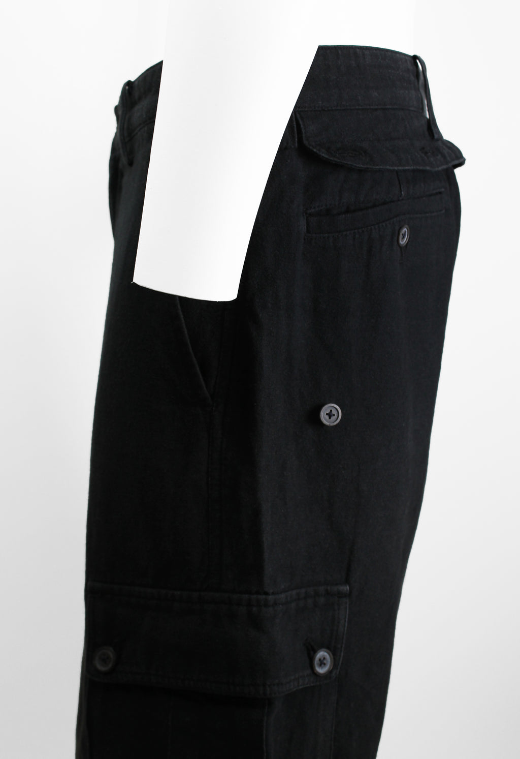 ISSEY MIYAKE MEN SS 2004 DETACHABLE POUCH CARGO SHORTS