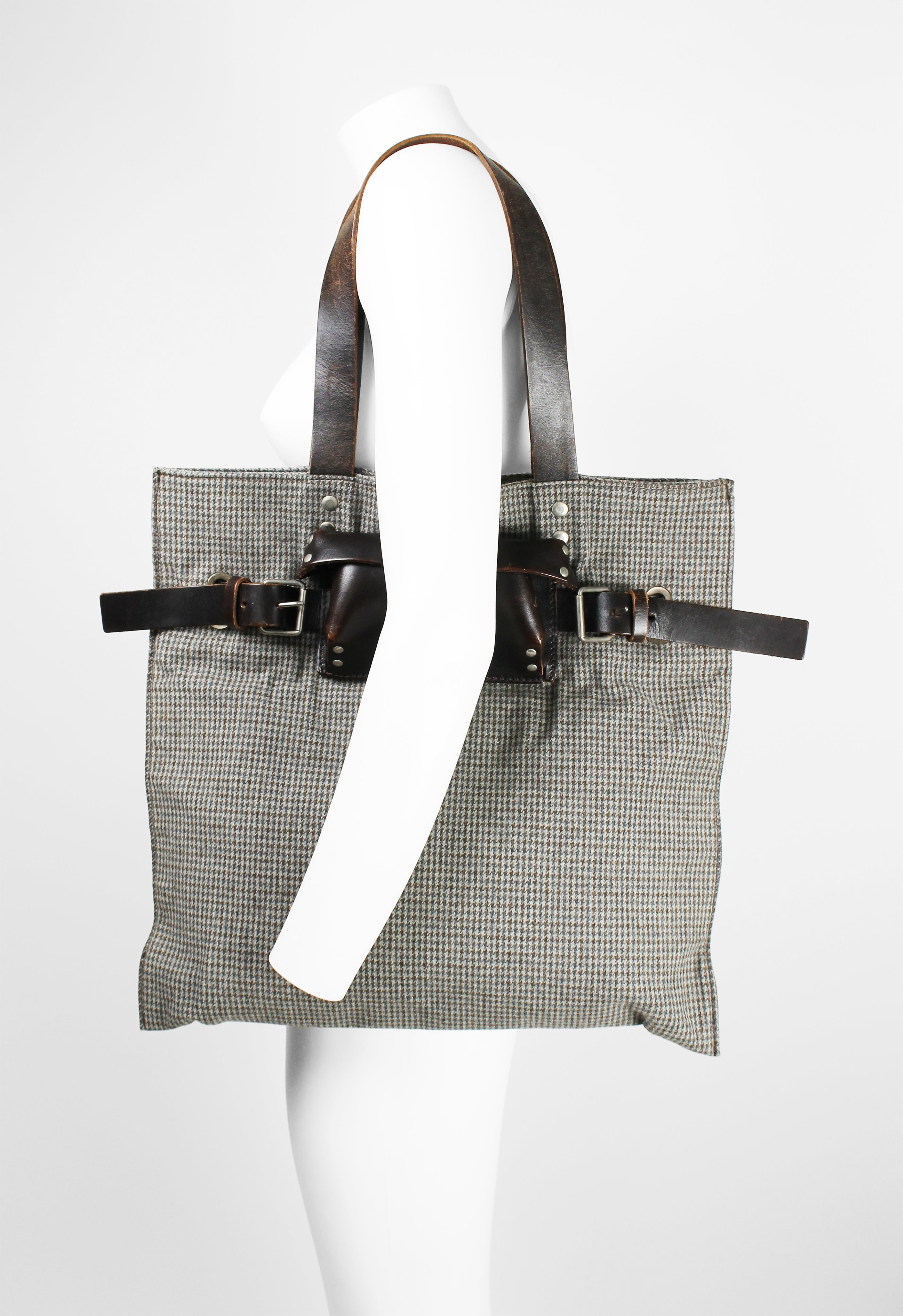 MIU MIU BELTED LEATHER SUNGLASSES CASE TOTE BAG