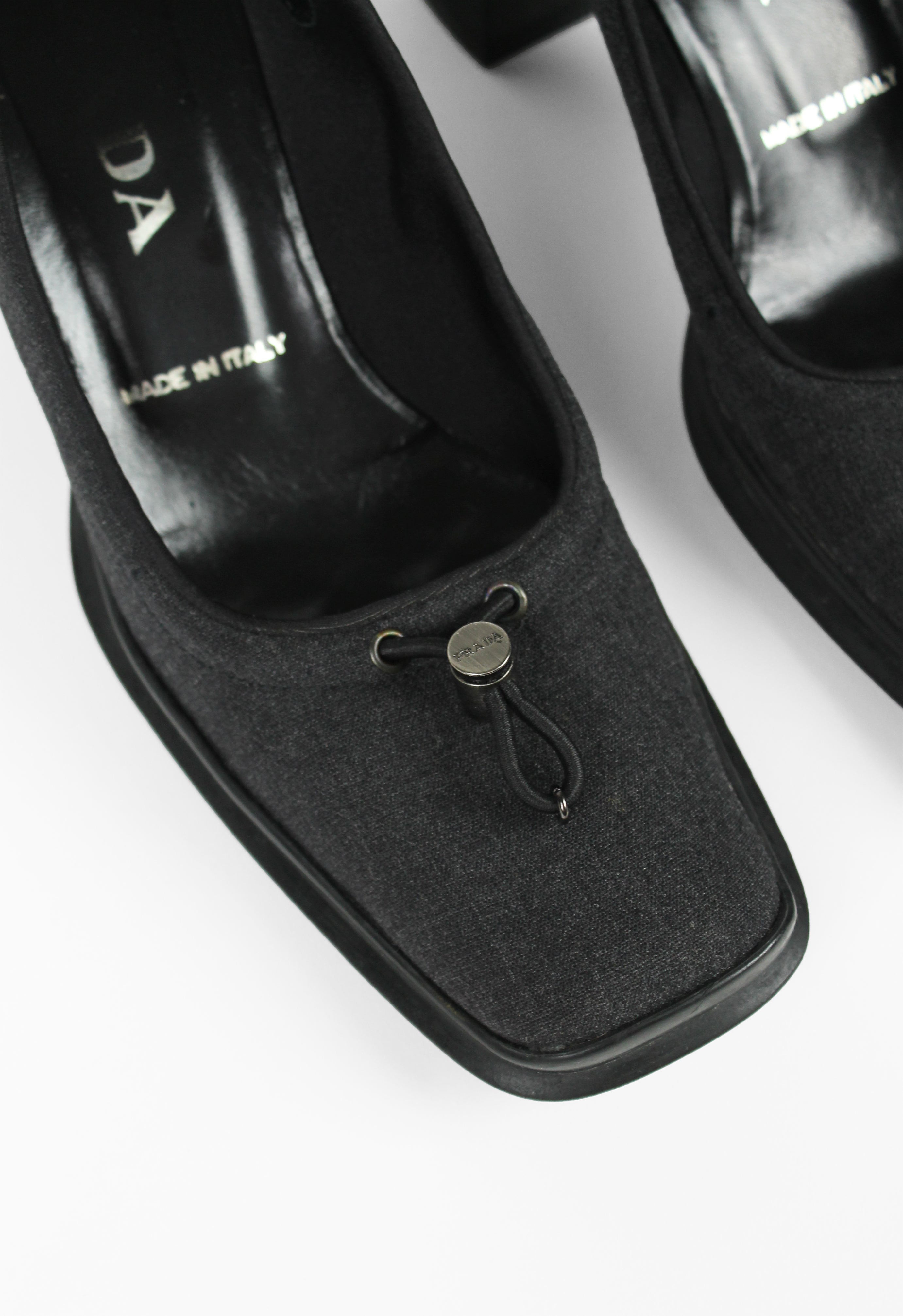 PRADA FW 1999 GREY SQUARE TOE TOGGLE HEELS