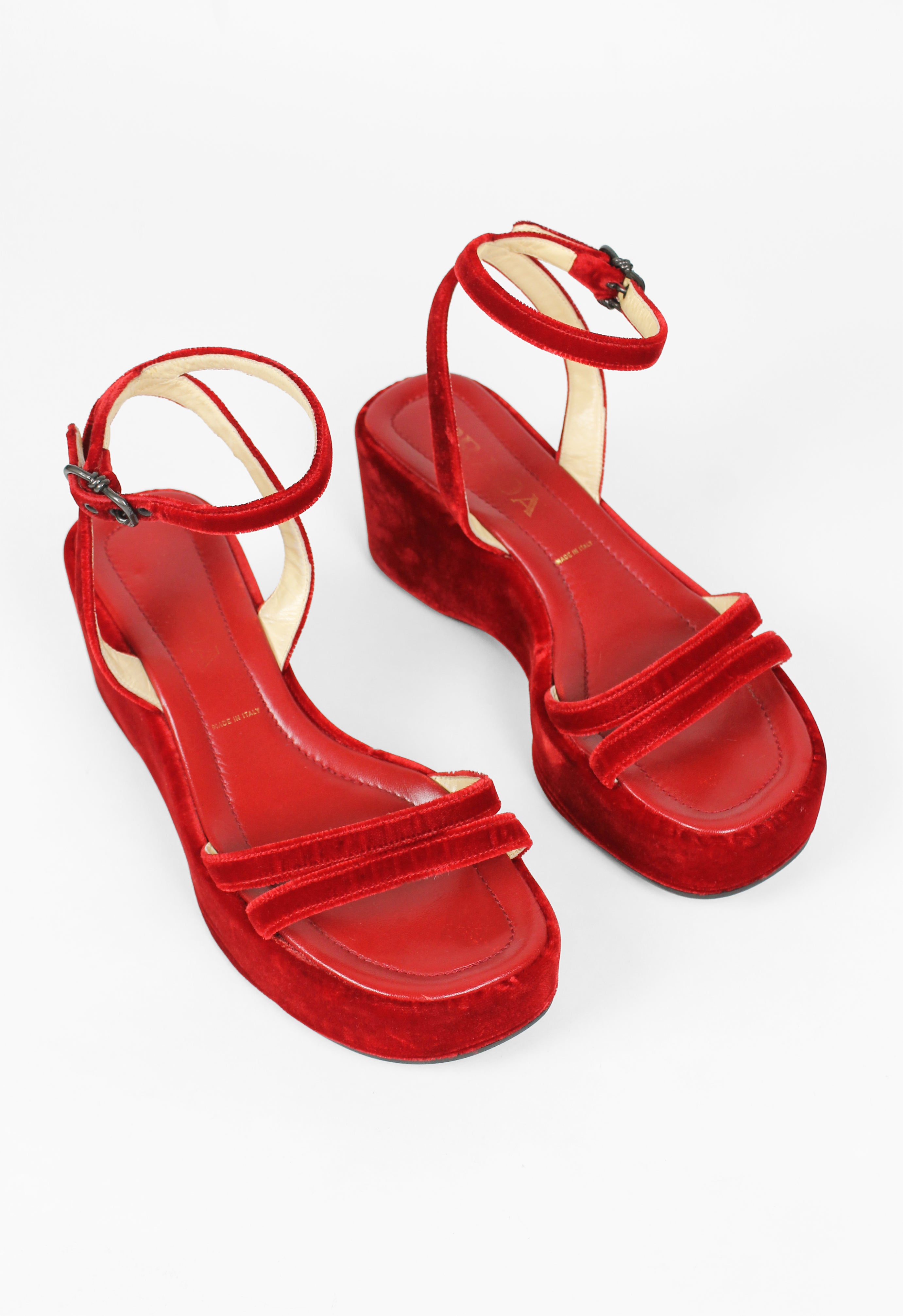 【PRADA】97SS ベルベット サンダル 赤 厚底 36.5 PRADA SS 1997 RED VELVET PLATFORM SANDALS – THE 543