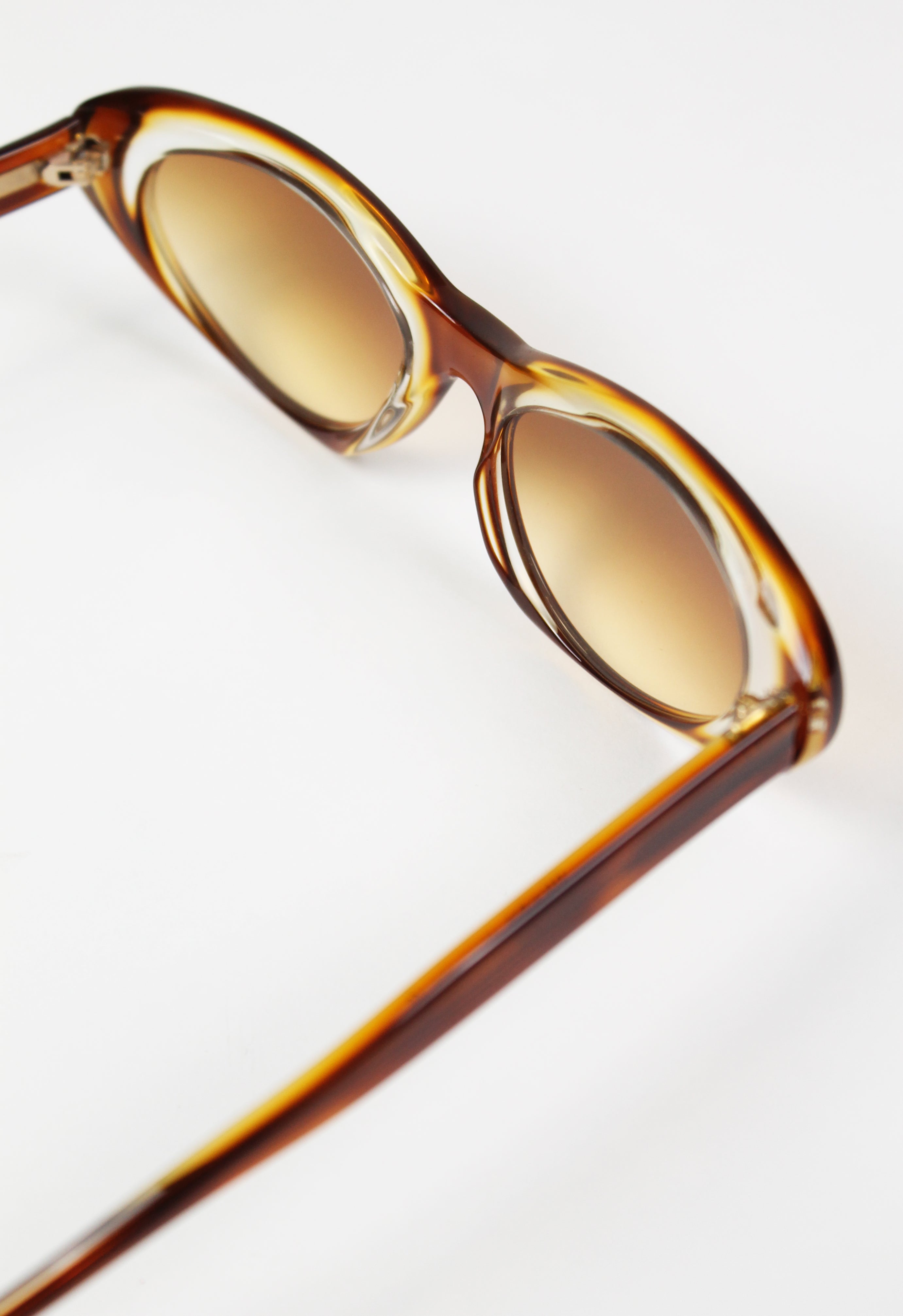 PRADA SS 2001 TWO TONE CARAMEL CAT EYE SUNGLASSES – THE 543