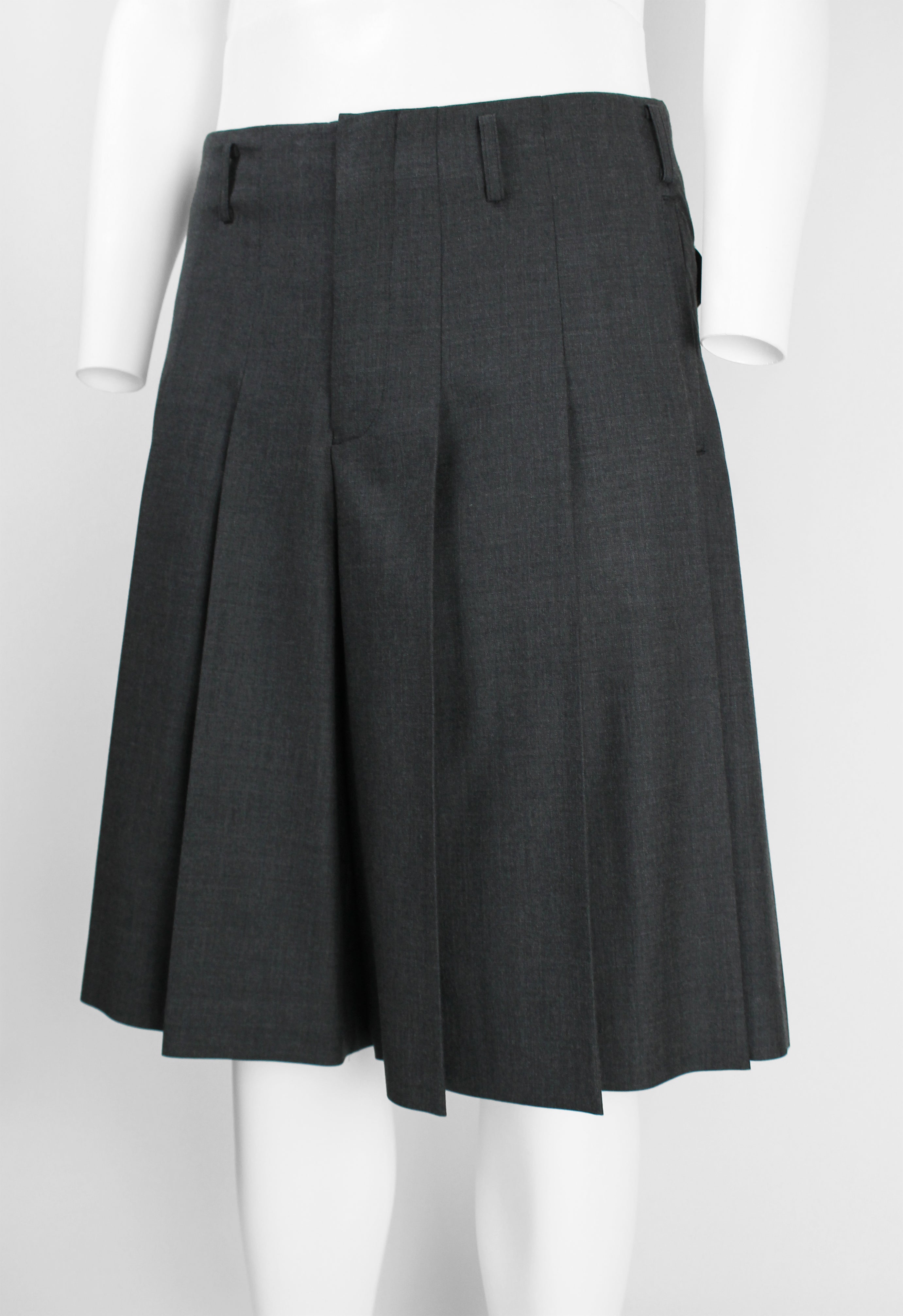 COMME DES GARCONS HOMME PLUS SS 2020 WIDE PLEATED SHORTS