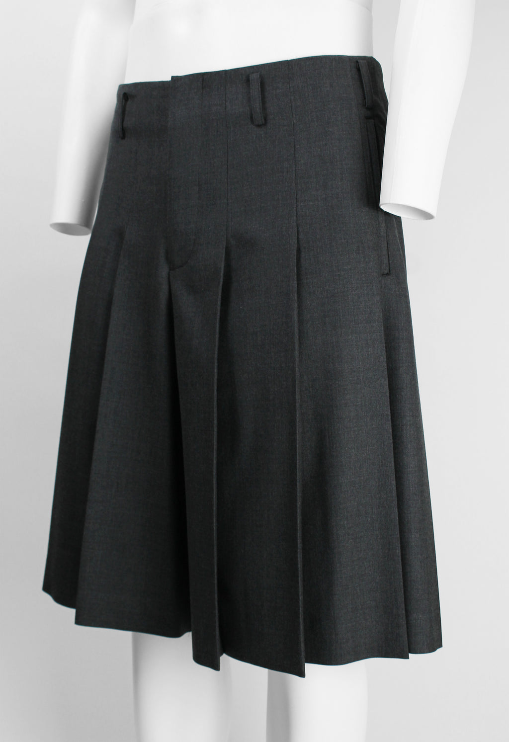 COMME DES GARCONS HOMME PLUS SS 2020 WIDE PLEATED SHORTS