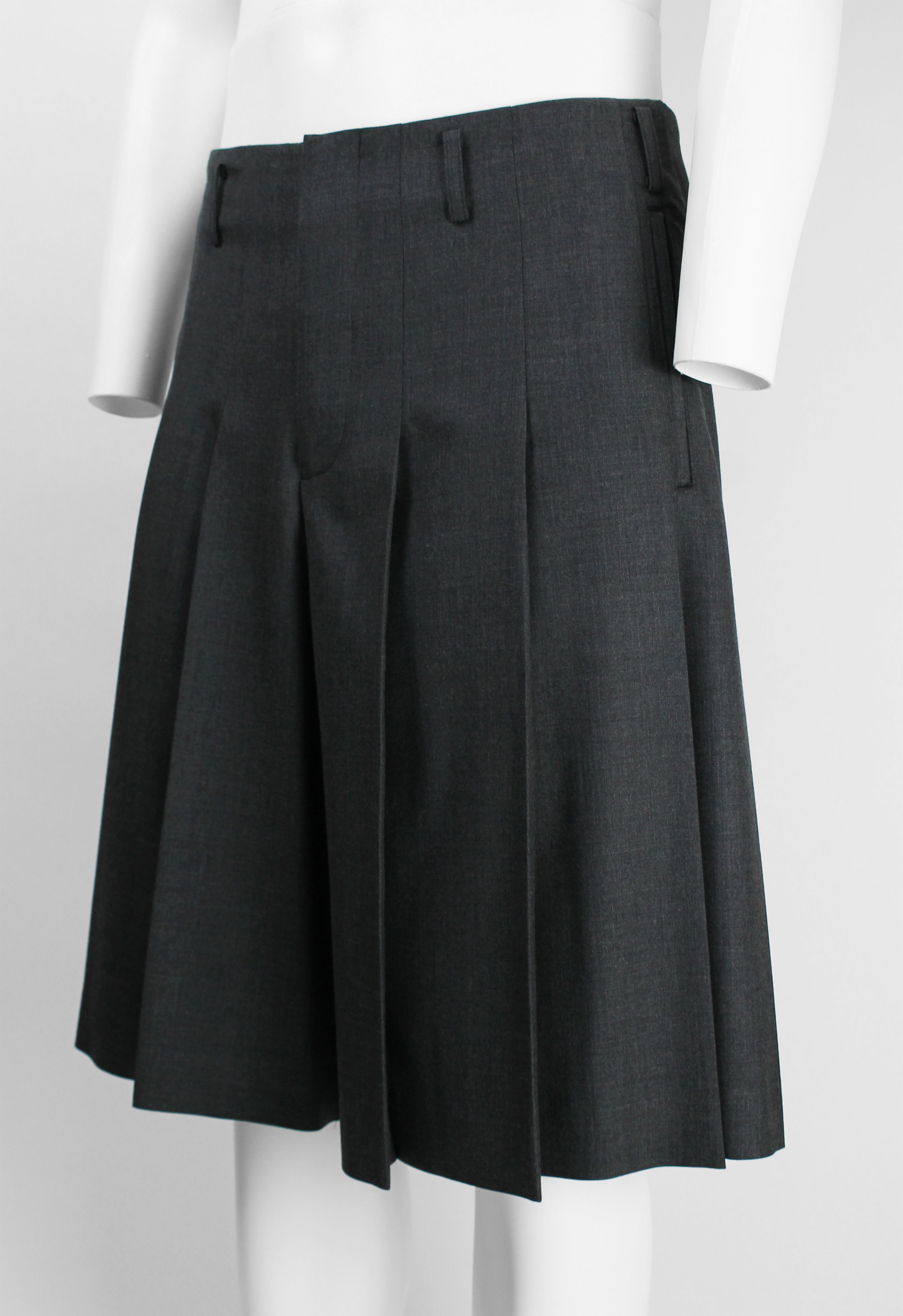 COMME DES GARCONS HOMME PLUS SS 2020 WIDE PLEATED SHORTS