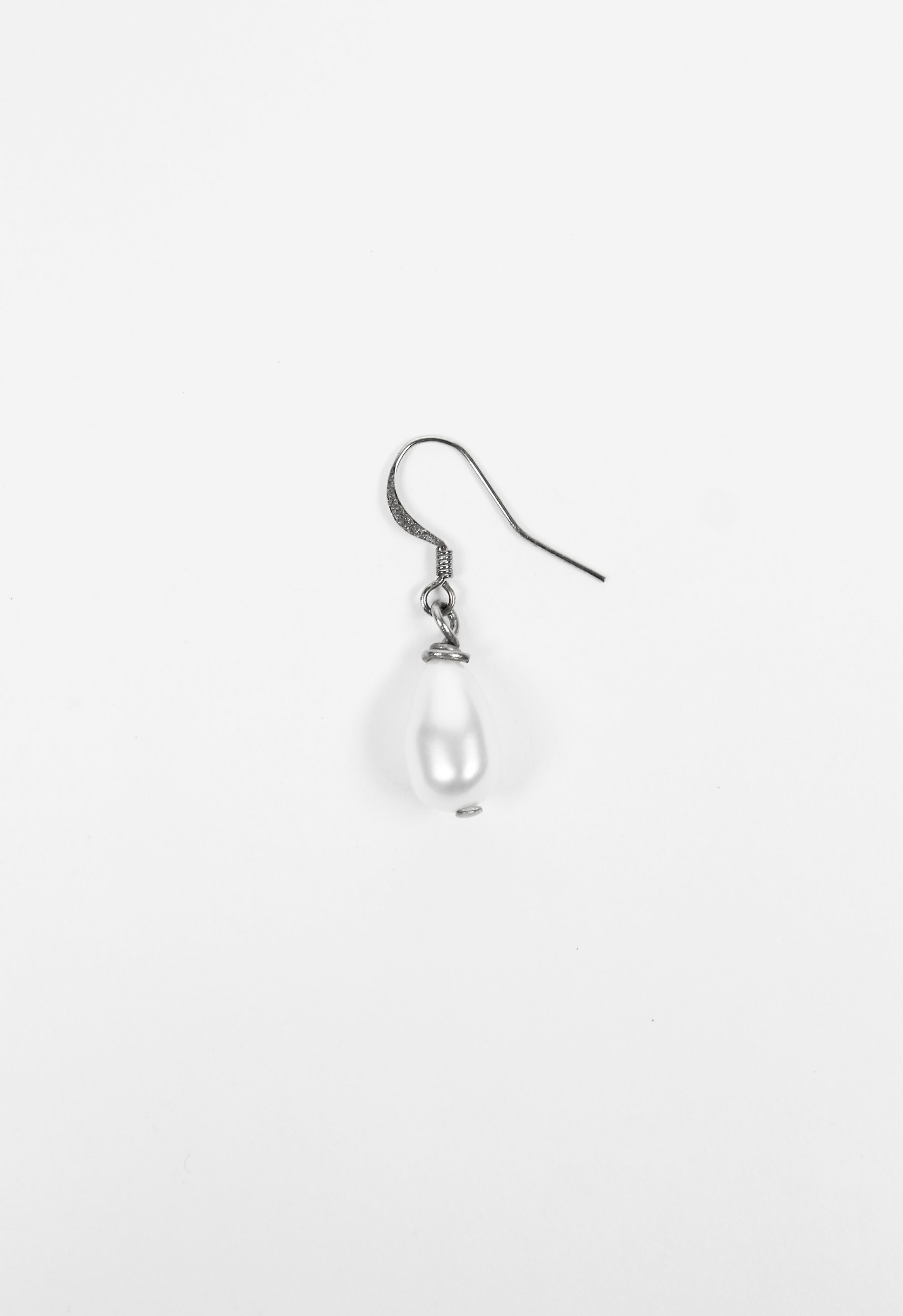 DRIES VAN NOTEN SS 2018 PEARL EARRING