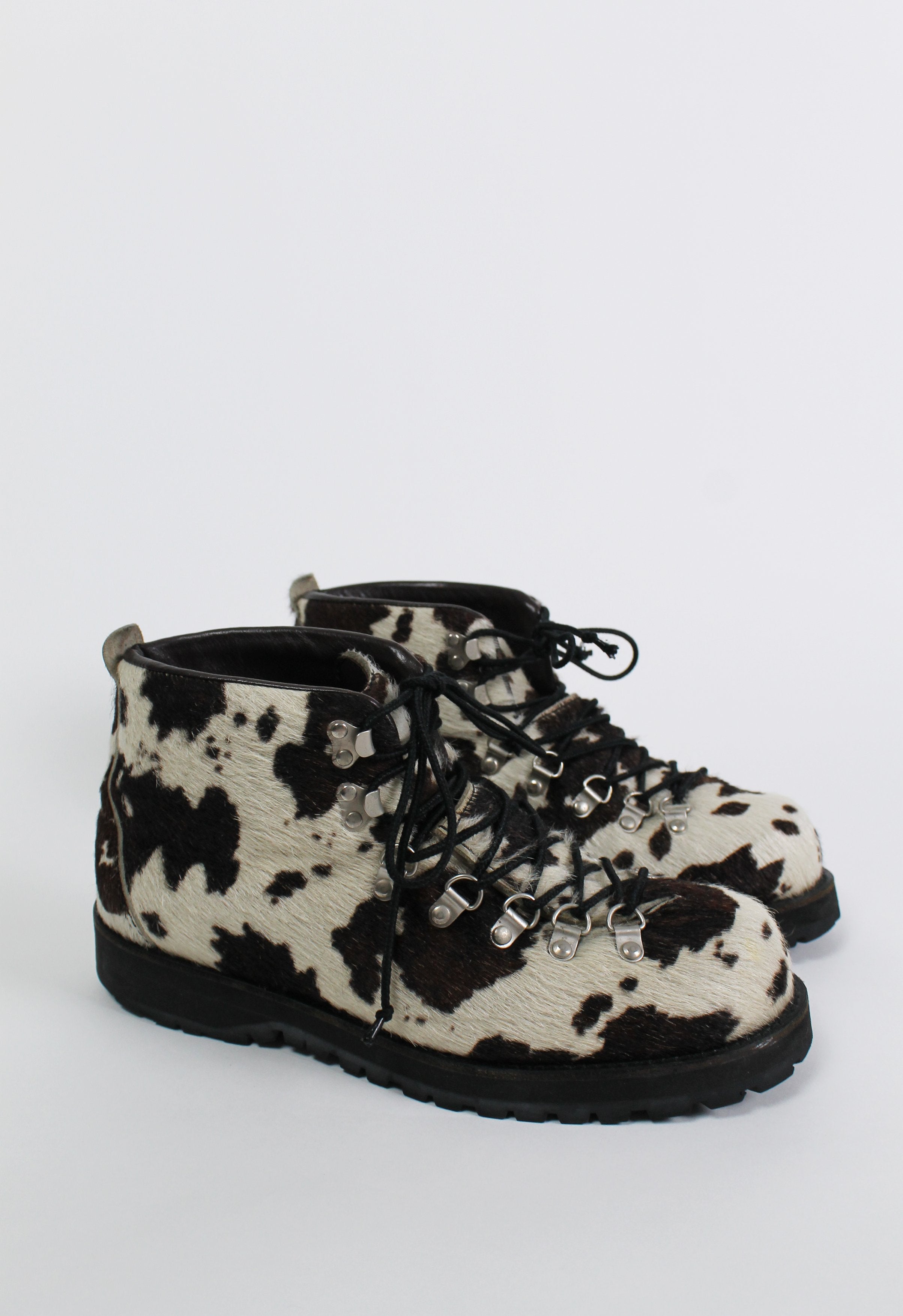 JUNYAhairboots2.jpg?v=1622880805