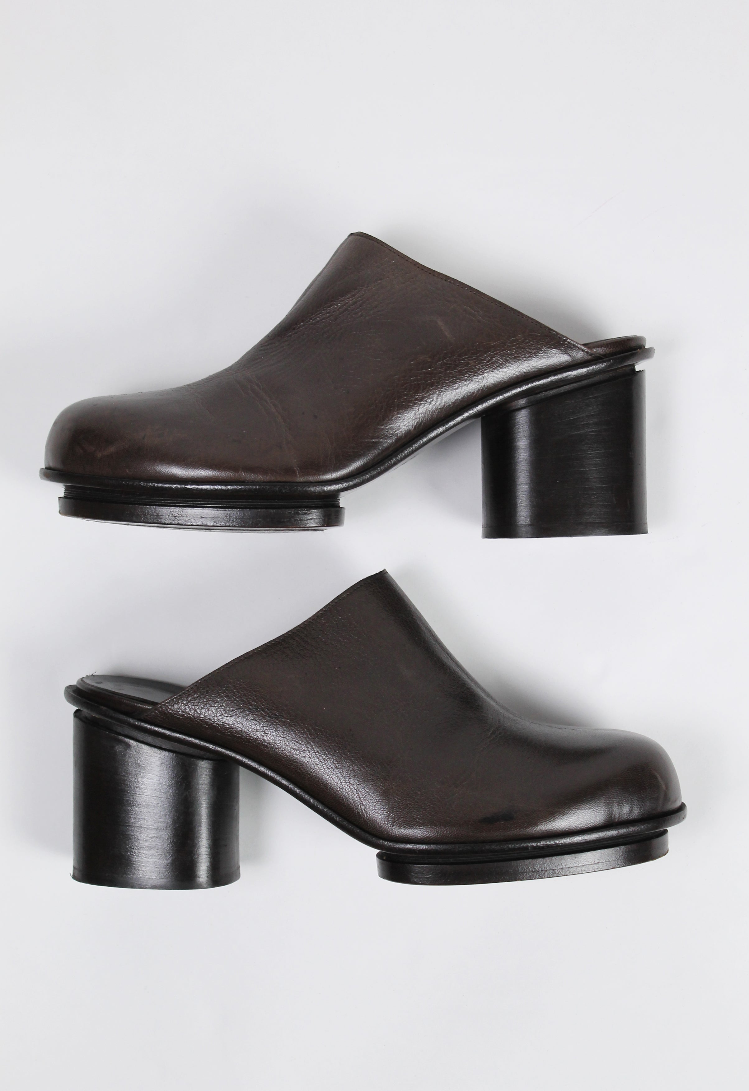 MAISON MARTIN MARGIELA FW 1999 MULES WITH ZIP COVER