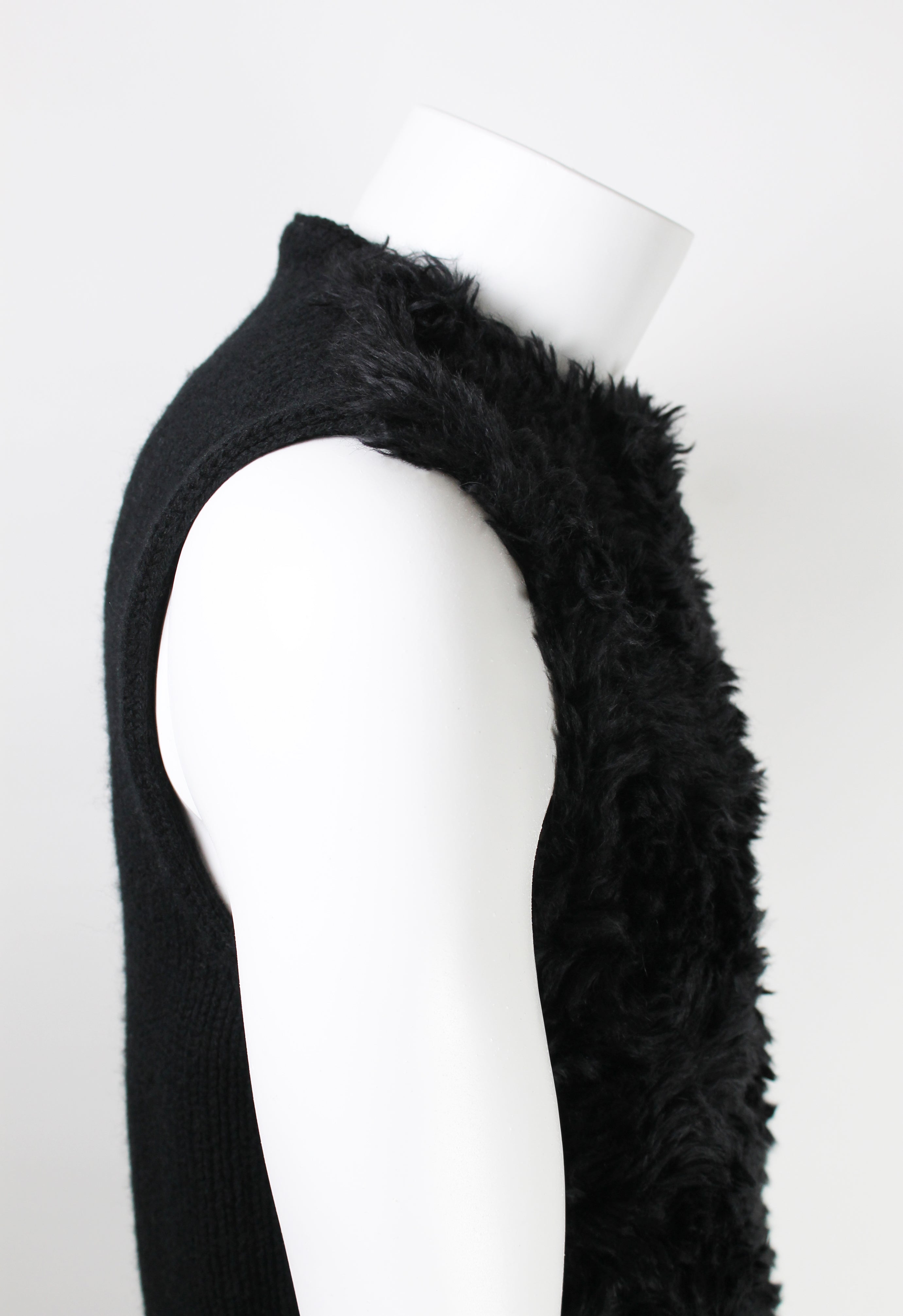 PRADA 2007fw fur knit vest肩幅46cm - トップス